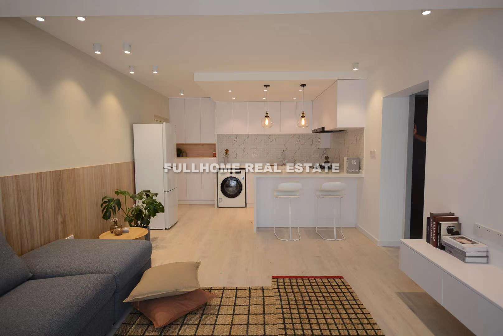 Same compound: Ciai Apartment, 3 bedrooms in Shanghai