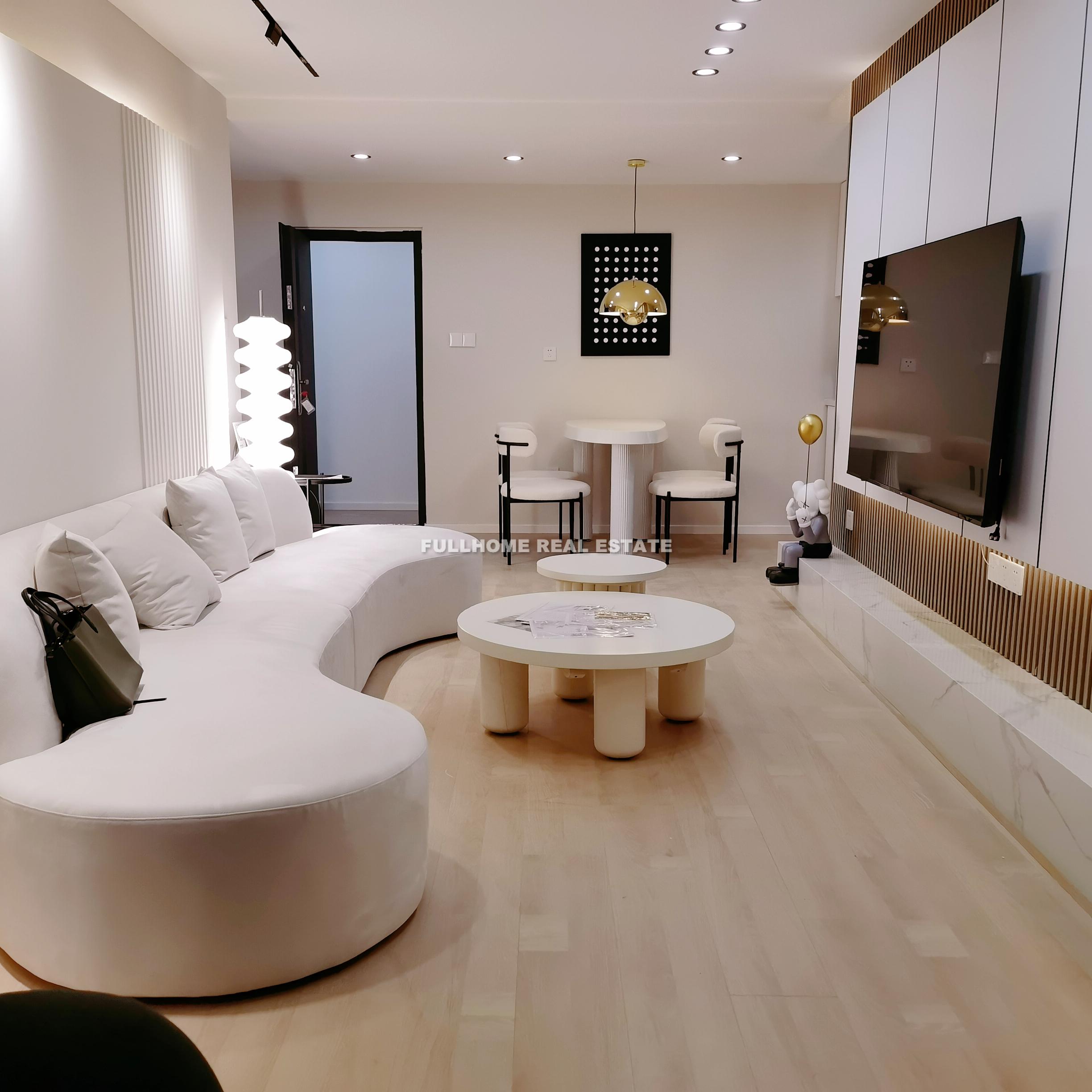 Same compound: Kangding Building, 2 bedrooms in Shanghai