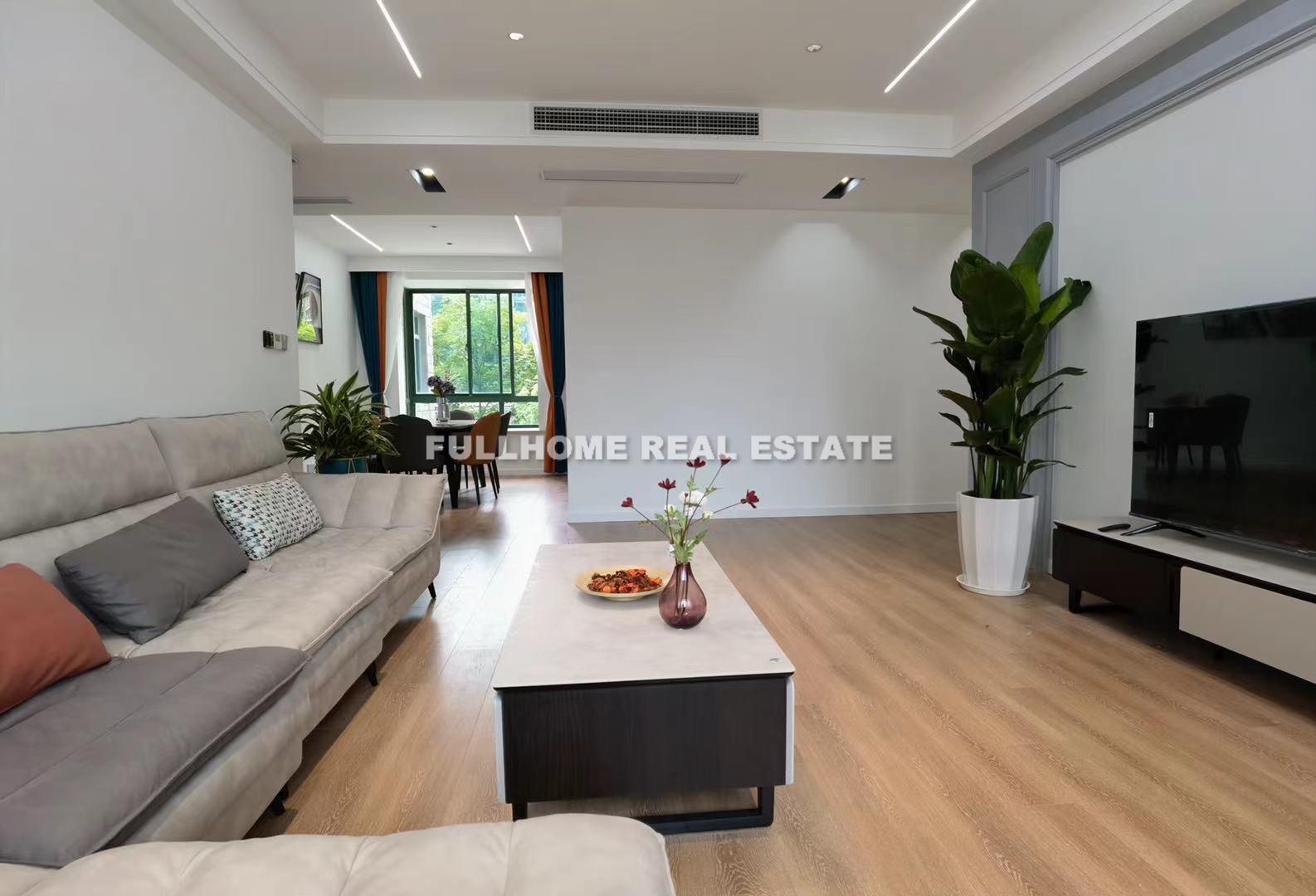 Tianji Garden - 3 bedroom apartment in Shanghai, Xujiahui, Downtown