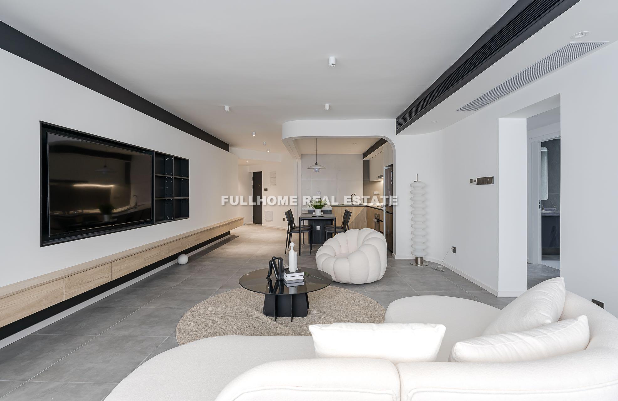 Hua Yuan Building - 2 bedroom apartment in Shanghai, Xujiahui, Downtown