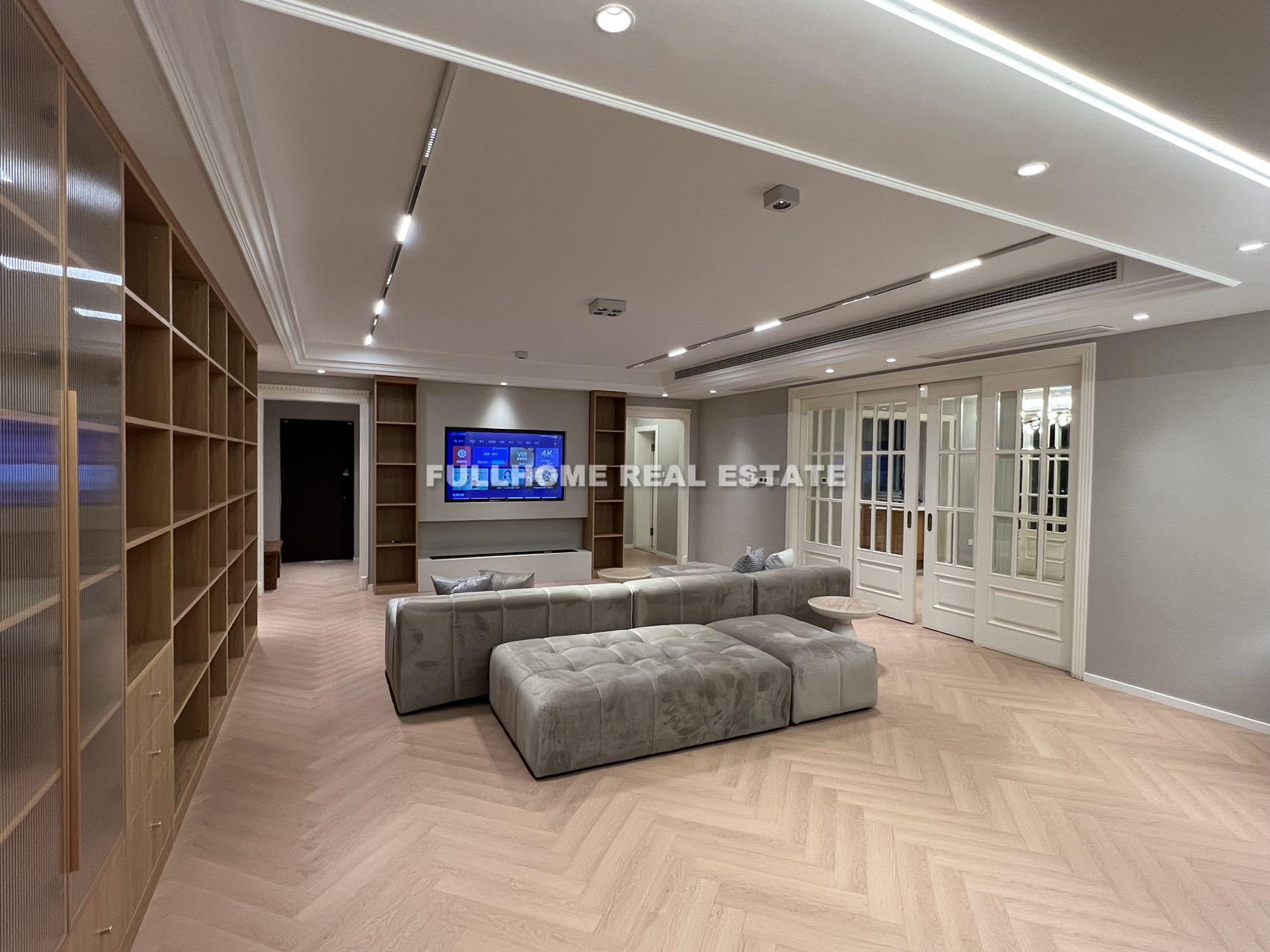 Similar property: The Bund 188, 3 bedrooms, 230 sqm in Shanghai
