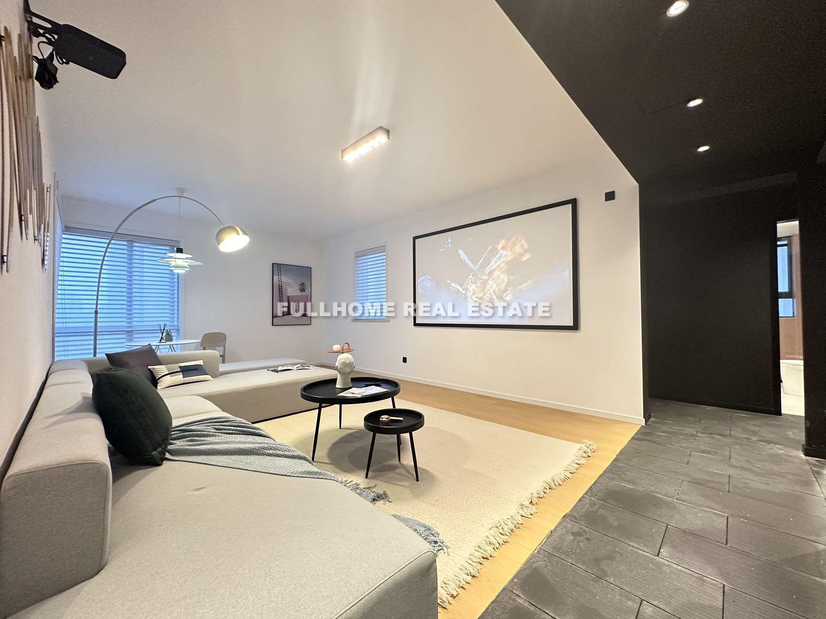 Same compound: Jinri Liyuan, 4 bedrooms in Shanghai