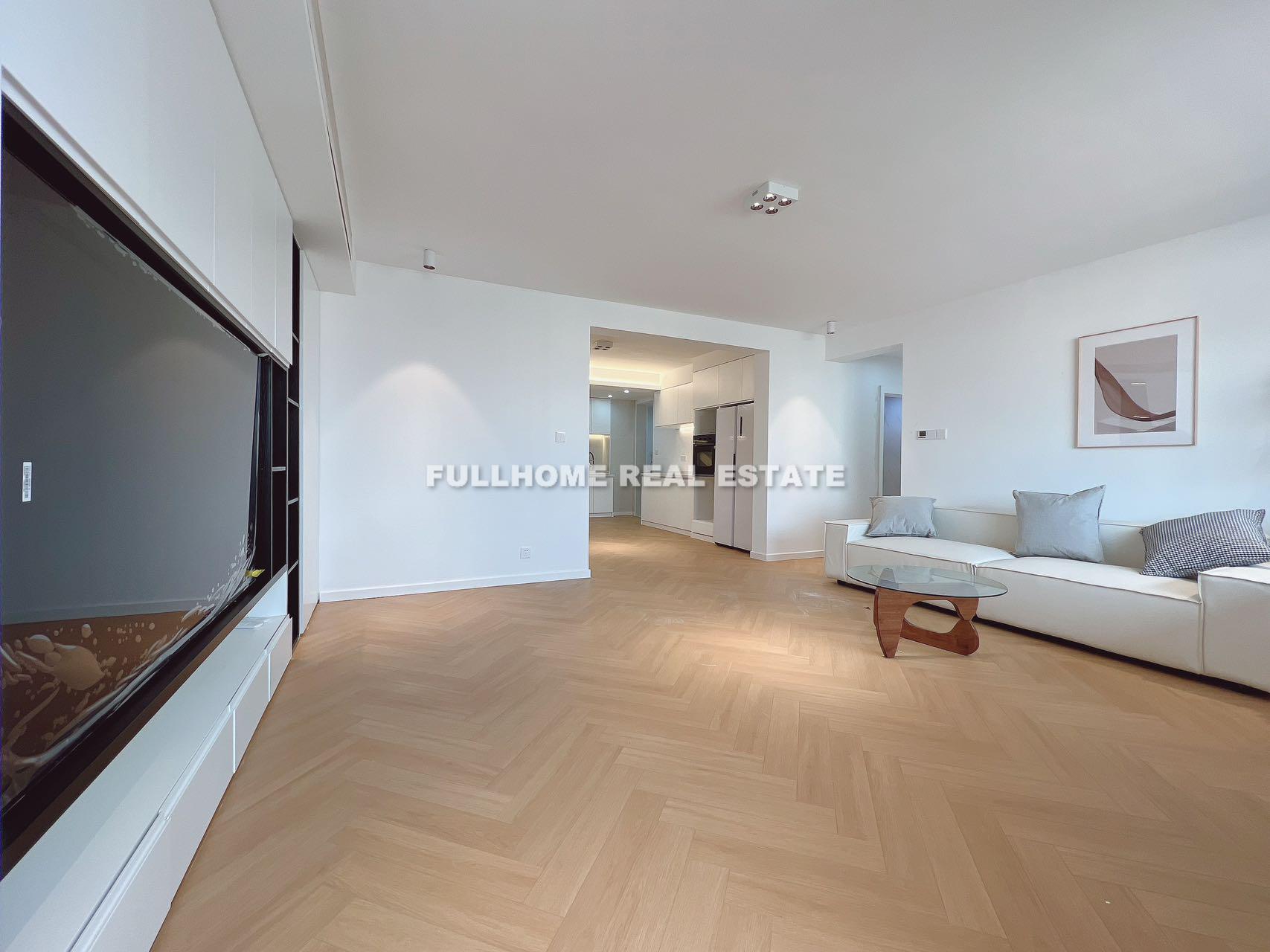 Lane 1-1000 Changning Road Old House	 - 3 bedroom apartment in Shanghai, Downtown, Downtown
