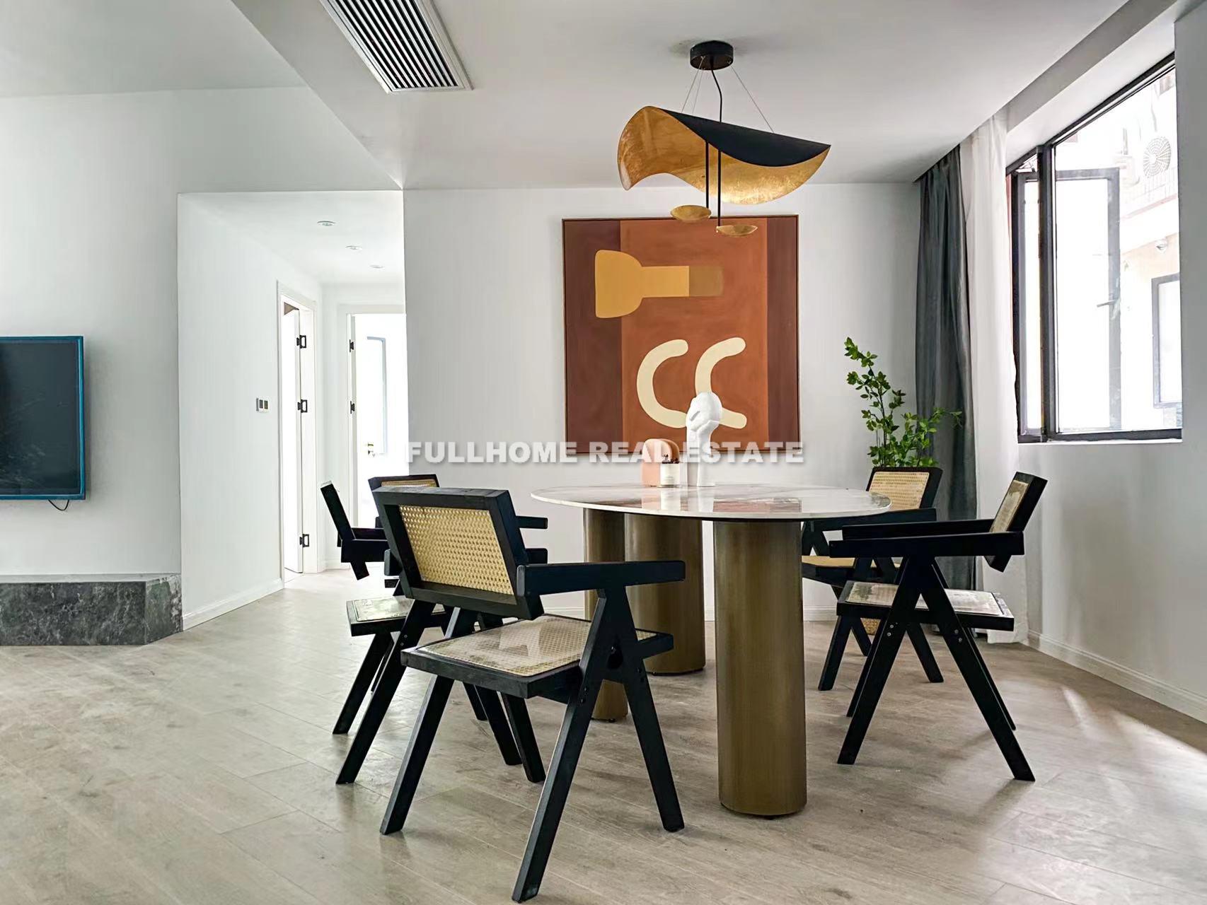 Jiahui Plaza - 2 bedroom apartment in Shanghai, Downtown, Downtown