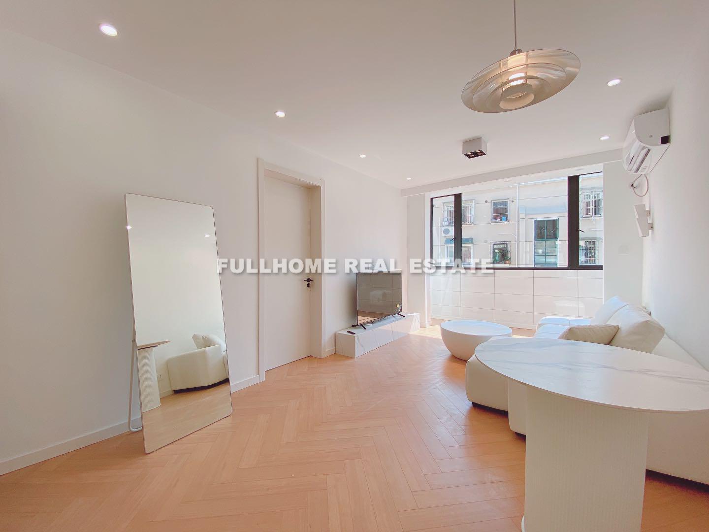 Same compound: Zun Yi Apartment, 1 bedrooms in Shanghai