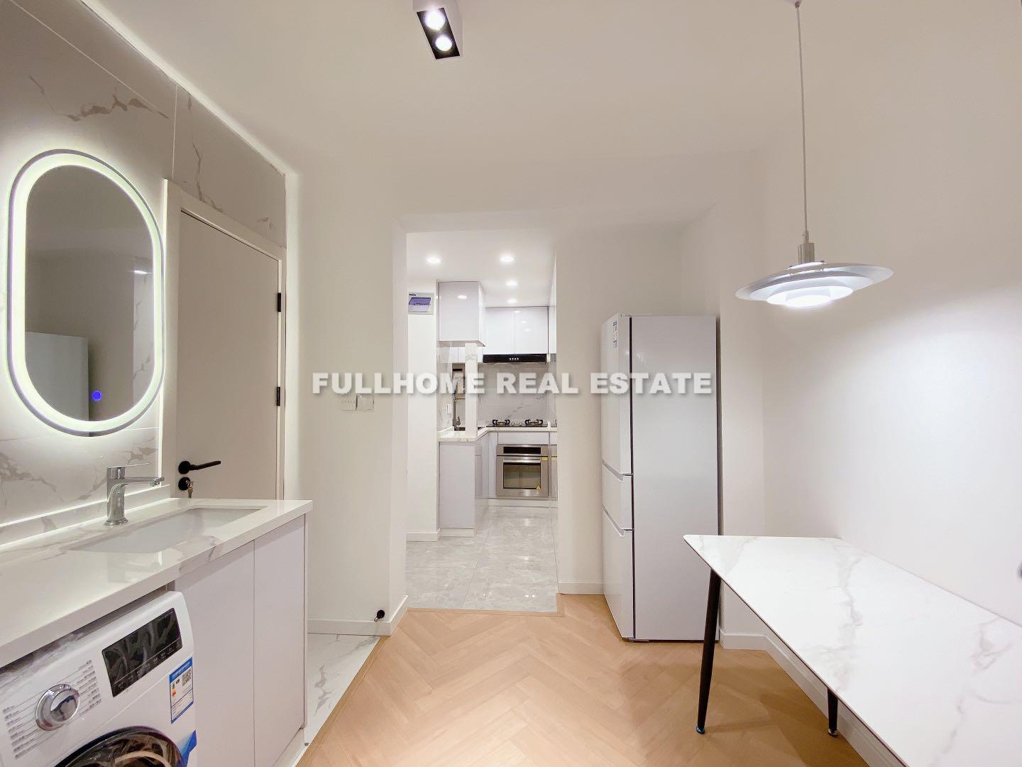 Same compound: No.1-1600 Wanhangdu Road Old House, 1 bedrooms in Shanghai