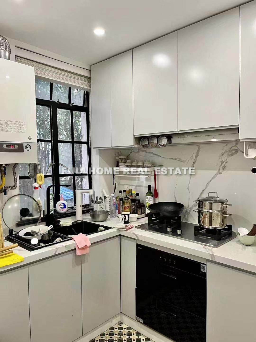 Lane 1-500 Wanpin Road Old House	 - Interior view 5, Shanghai rental property