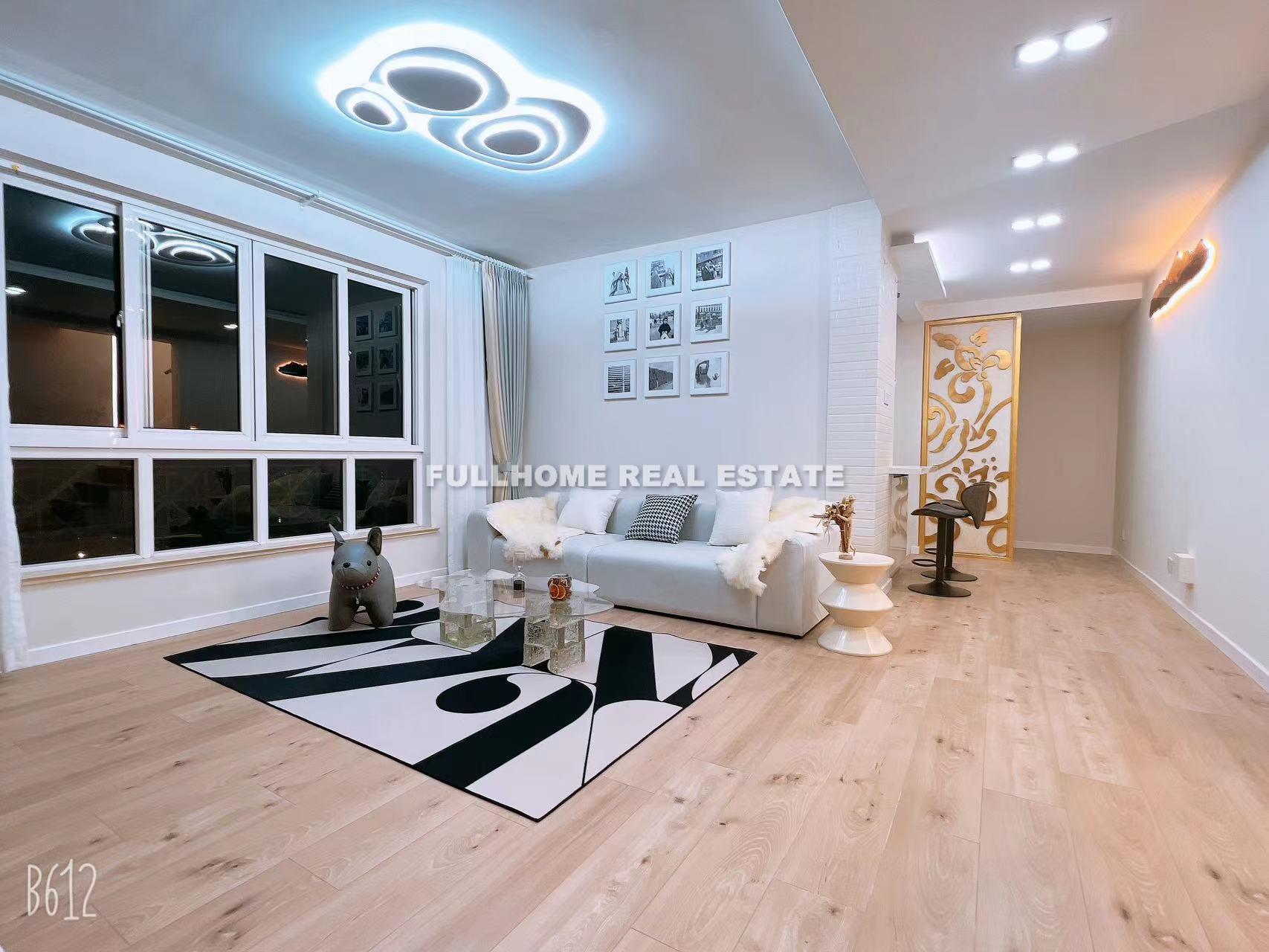 Same compound: Kaihong Homeland, 3 bedrooms in Shanghai