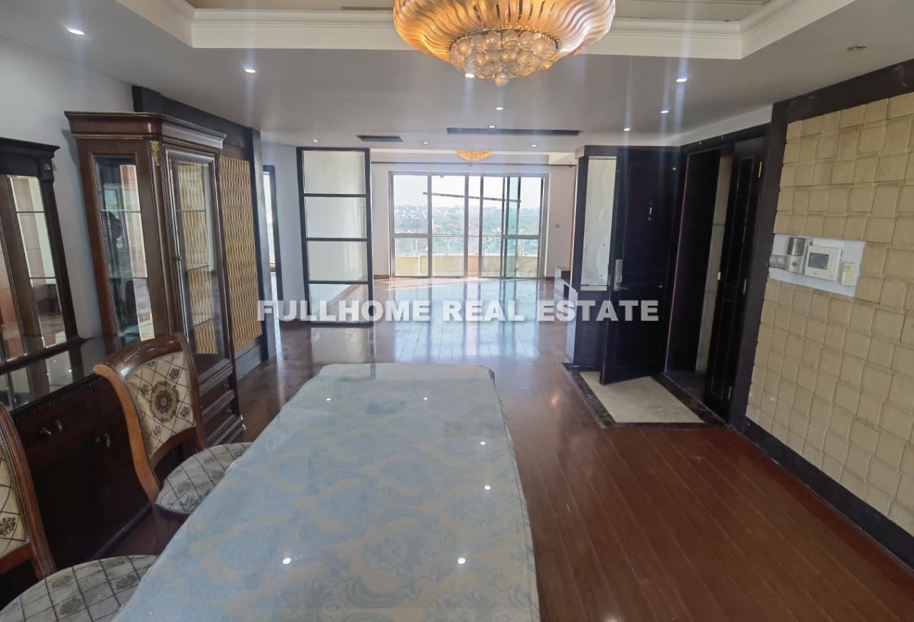 Similar property: Shimao Lakeside Garden, 4 bedrooms, 220 sqm in Shanghai