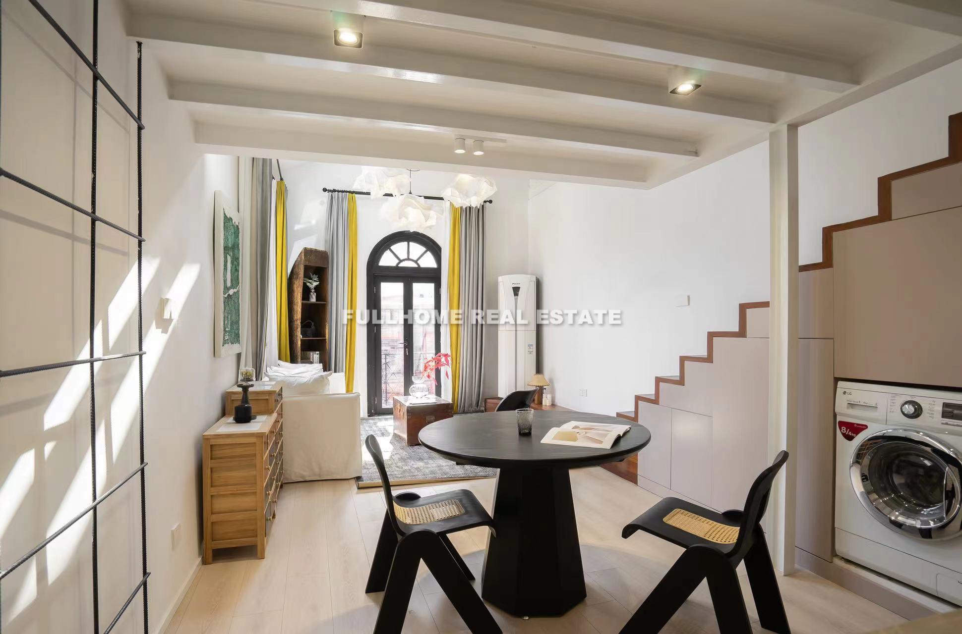 Lane 1-500 Second Shimen Road Old House - 1 bedroom apartment in Shanghai, Downtown, Downtown
