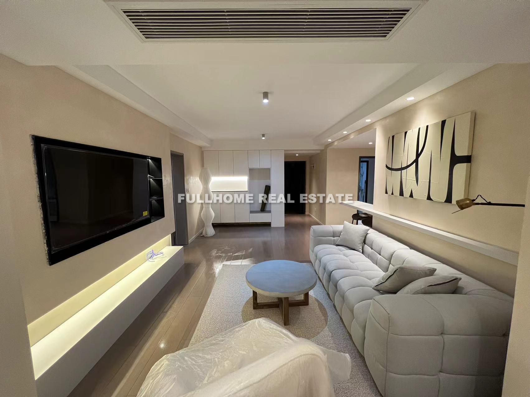 First Block - 3 bedroom apartment in Shanghai, Jing An, Downtown