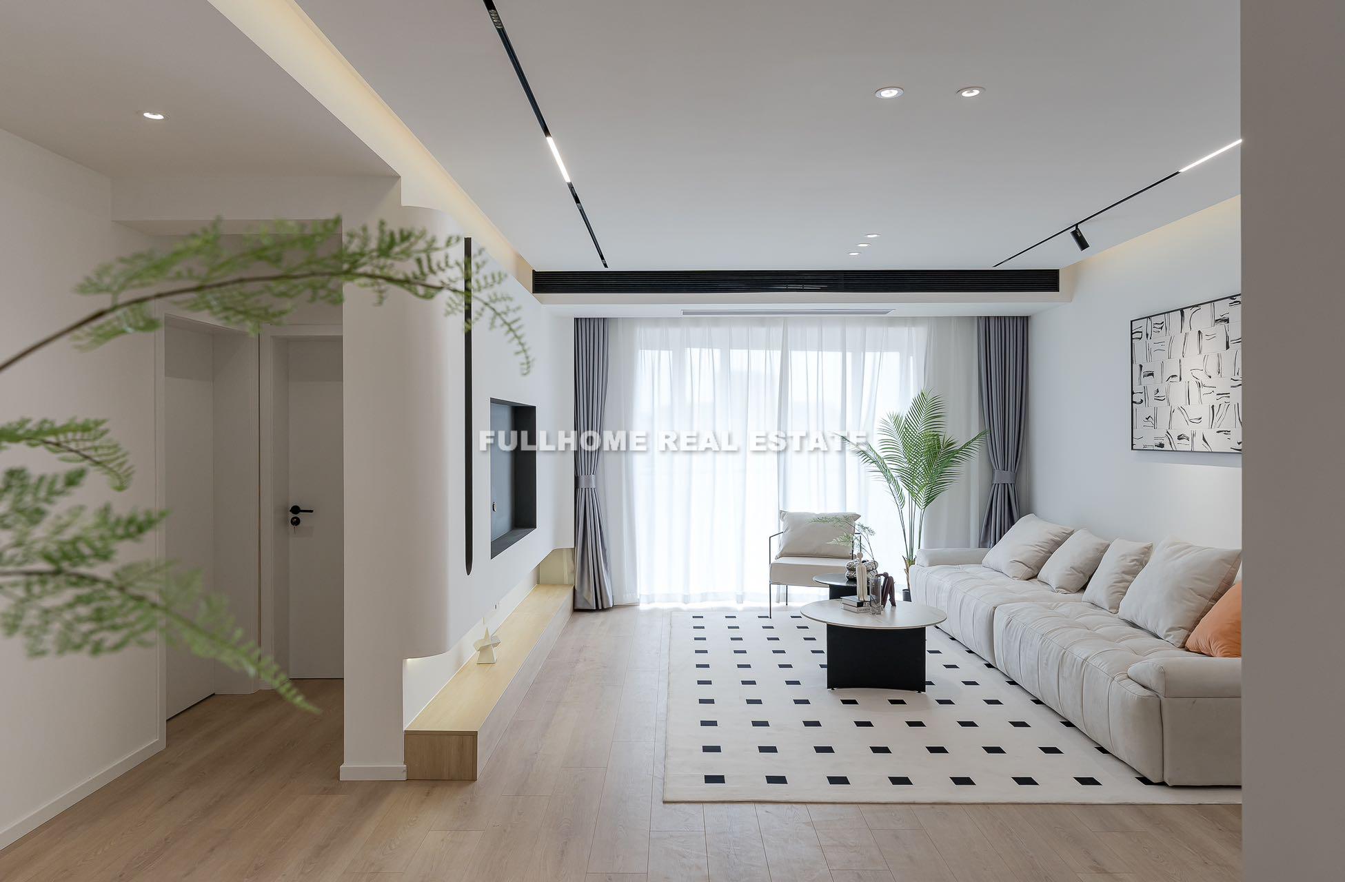 Same compound: Junhao international, 3 bedrooms in Shanghai