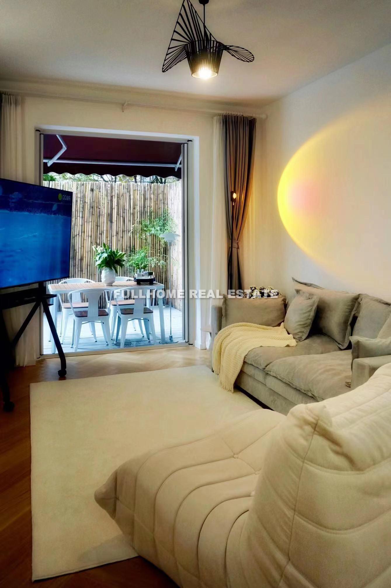 Lane 1501-2500 Middle Huaihai Road Old House	 - 2 bedroom apartment in Shanghai, FFC, Downtown
