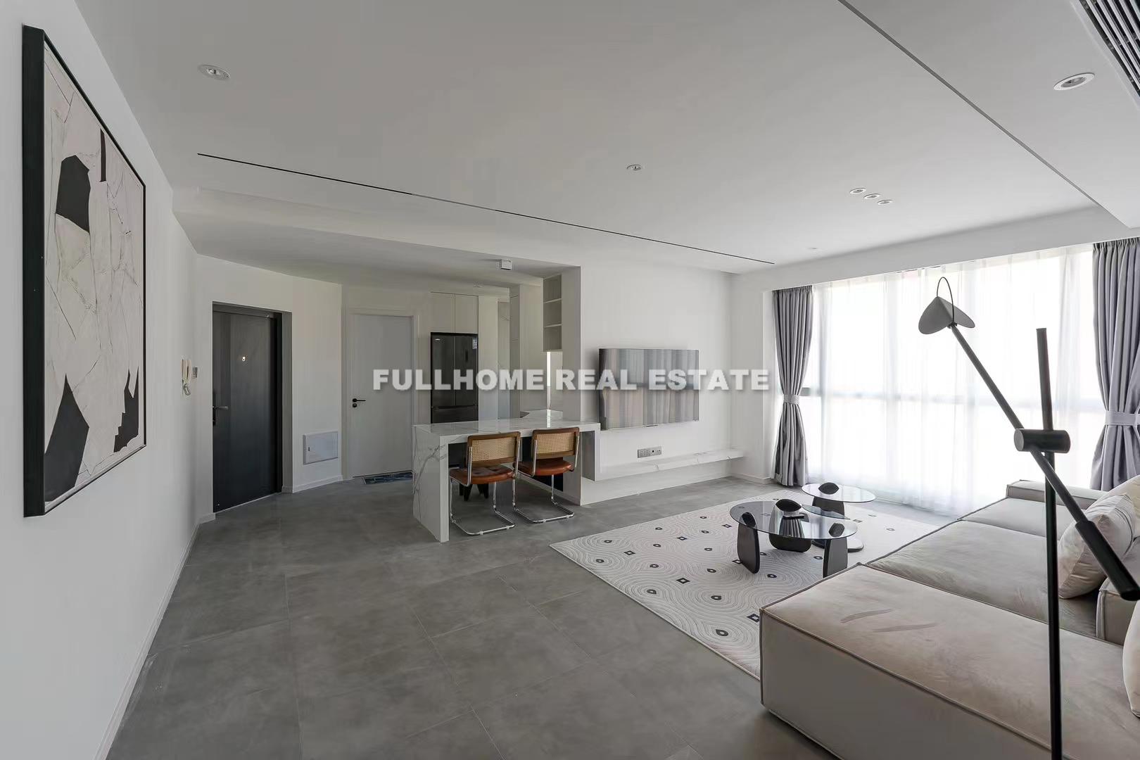 Same compound: May Aparment, 3 bedrooms in Shanghai