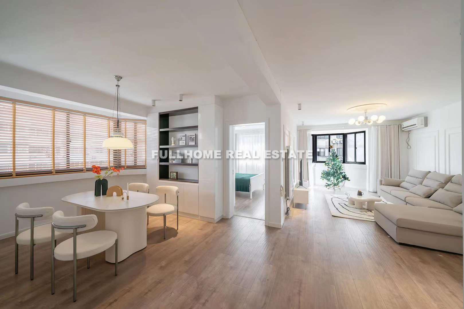 Same compound: Zhao Feng Apartment, 3 bedrooms in Shanghai