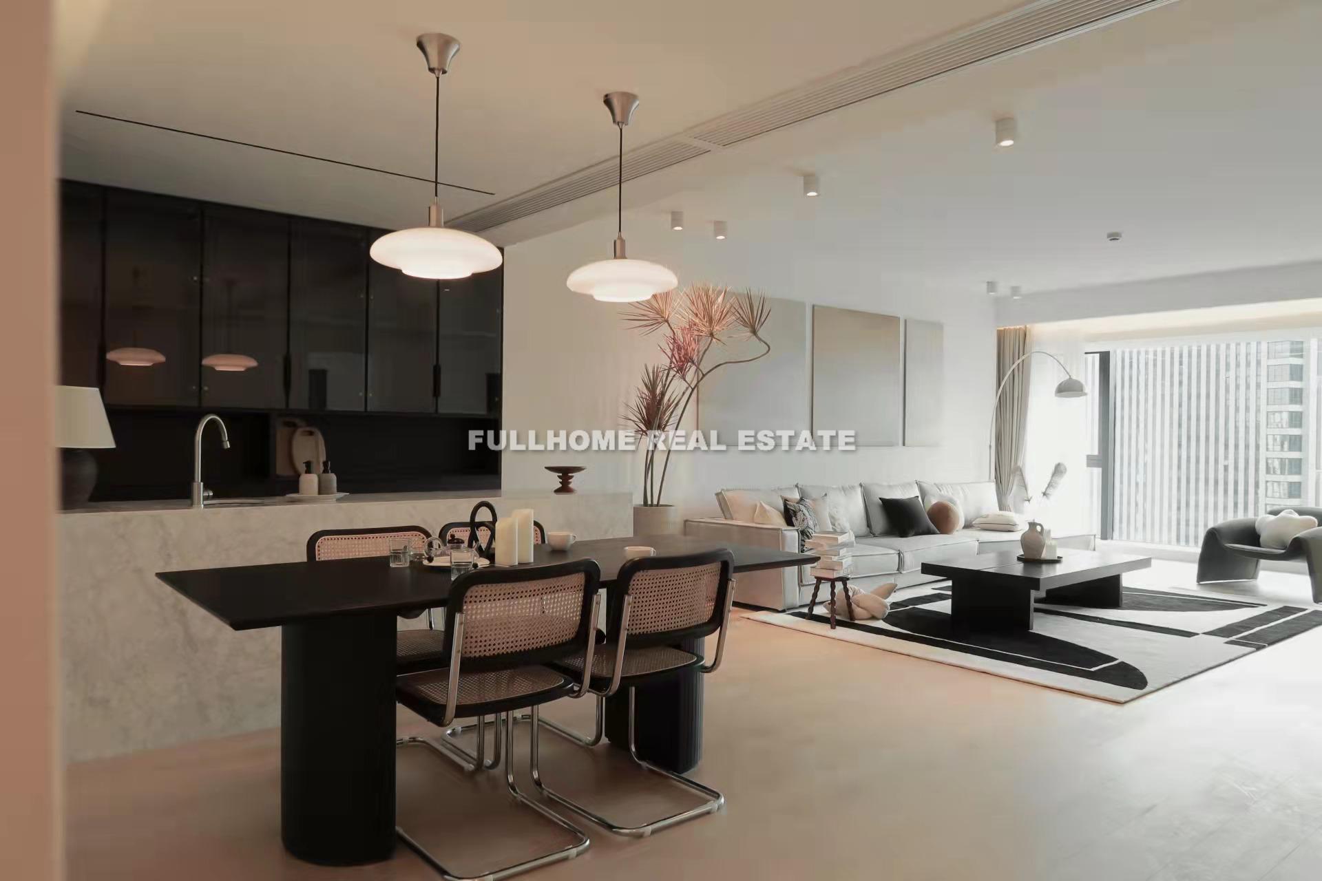 Shimao Riviera Garden - 4 bedroom apartment in Shanghai, Lujiazui, Pudong