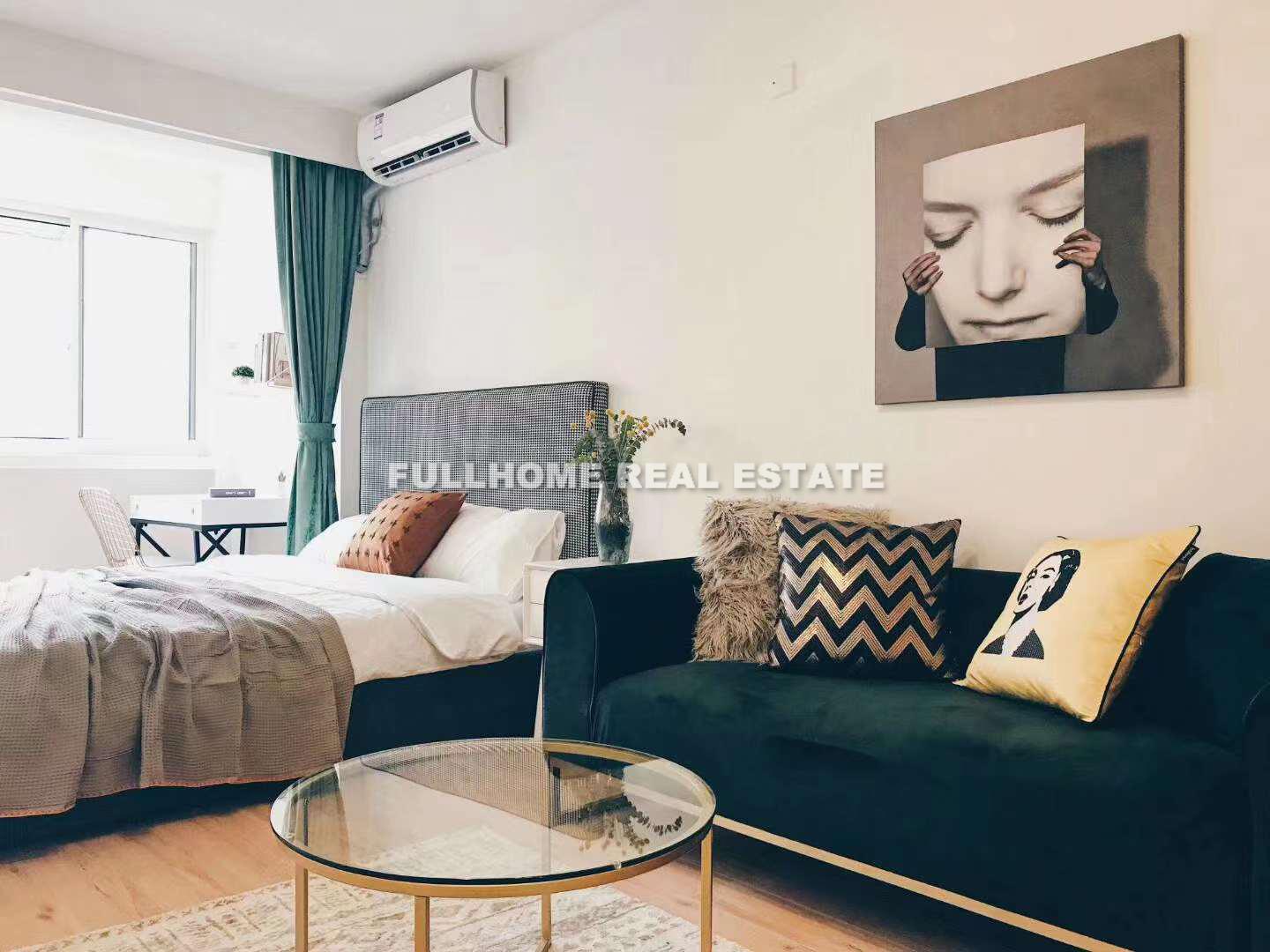 Same compound: Huaye Apartment, 2 bedrooms in Shanghai