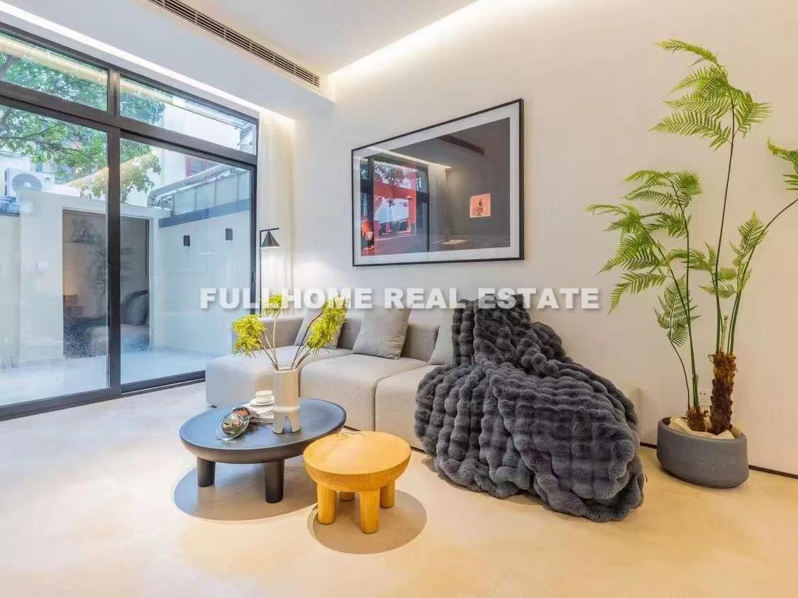 Lane 201-400 West Jianguo Road Old House  - 3 bedroom apartment in Shanghai, FFC, Downtown
