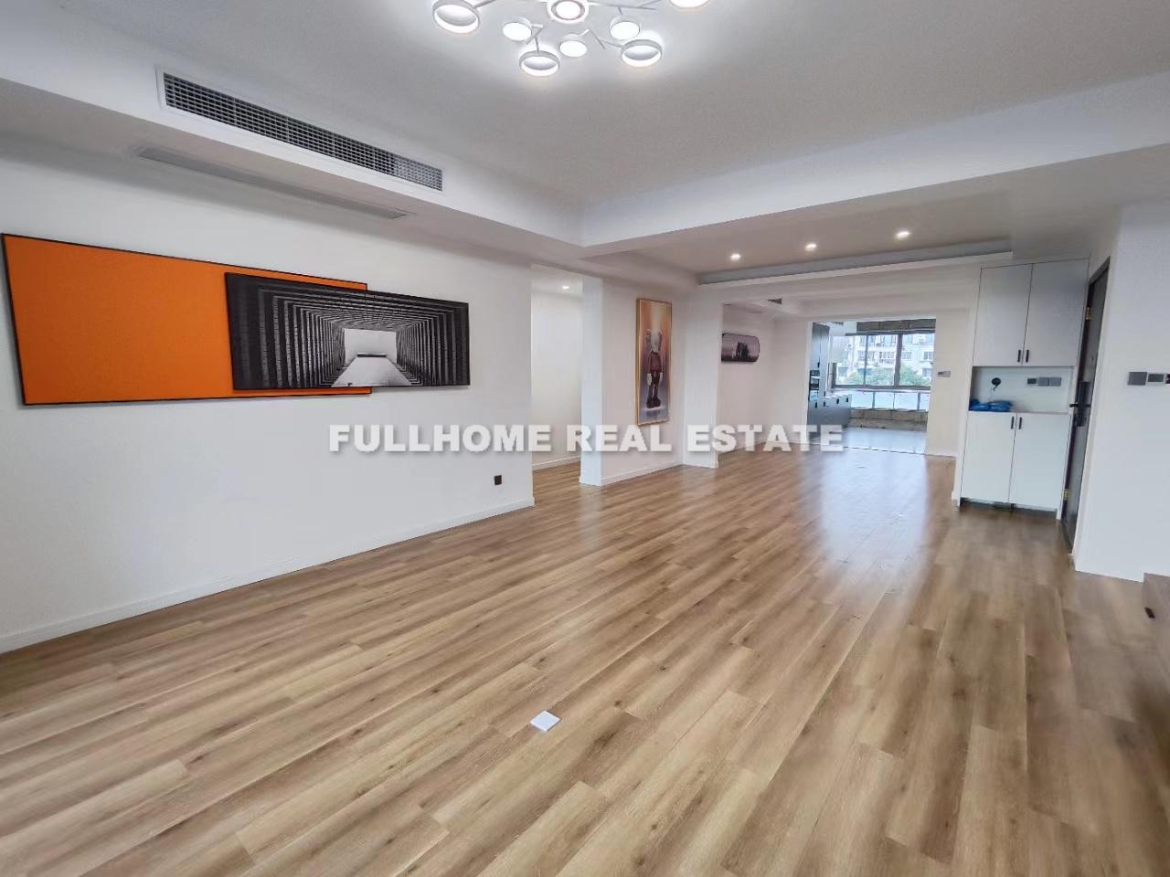 Similar property: Shimao Lakeside Garden, 3 bedrooms, 226 sqm in Shanghai