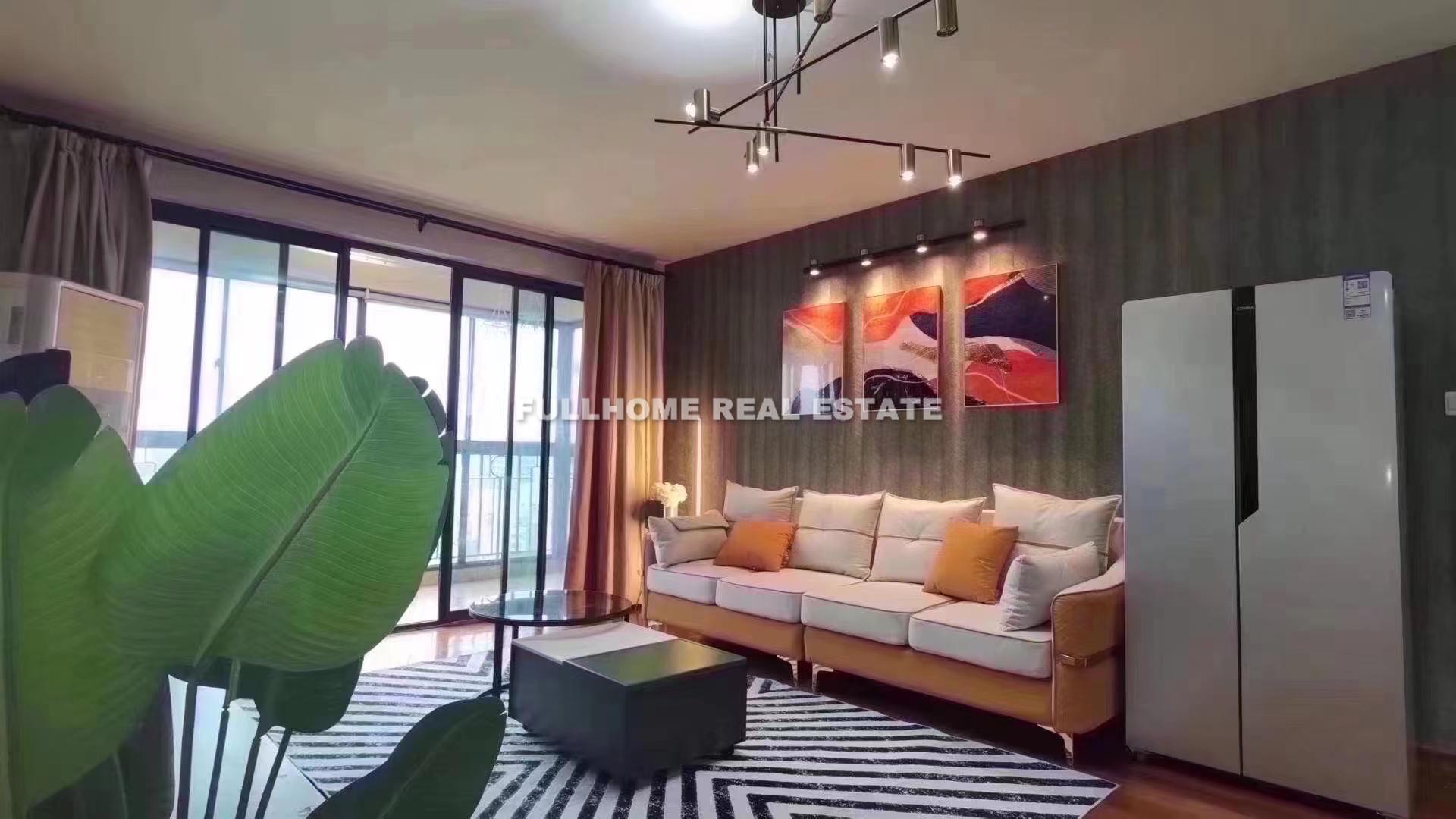Zhong Yuan Liang Wan Cheng - 3 bedroom apartment in Shanghai, Putuo, Downtown