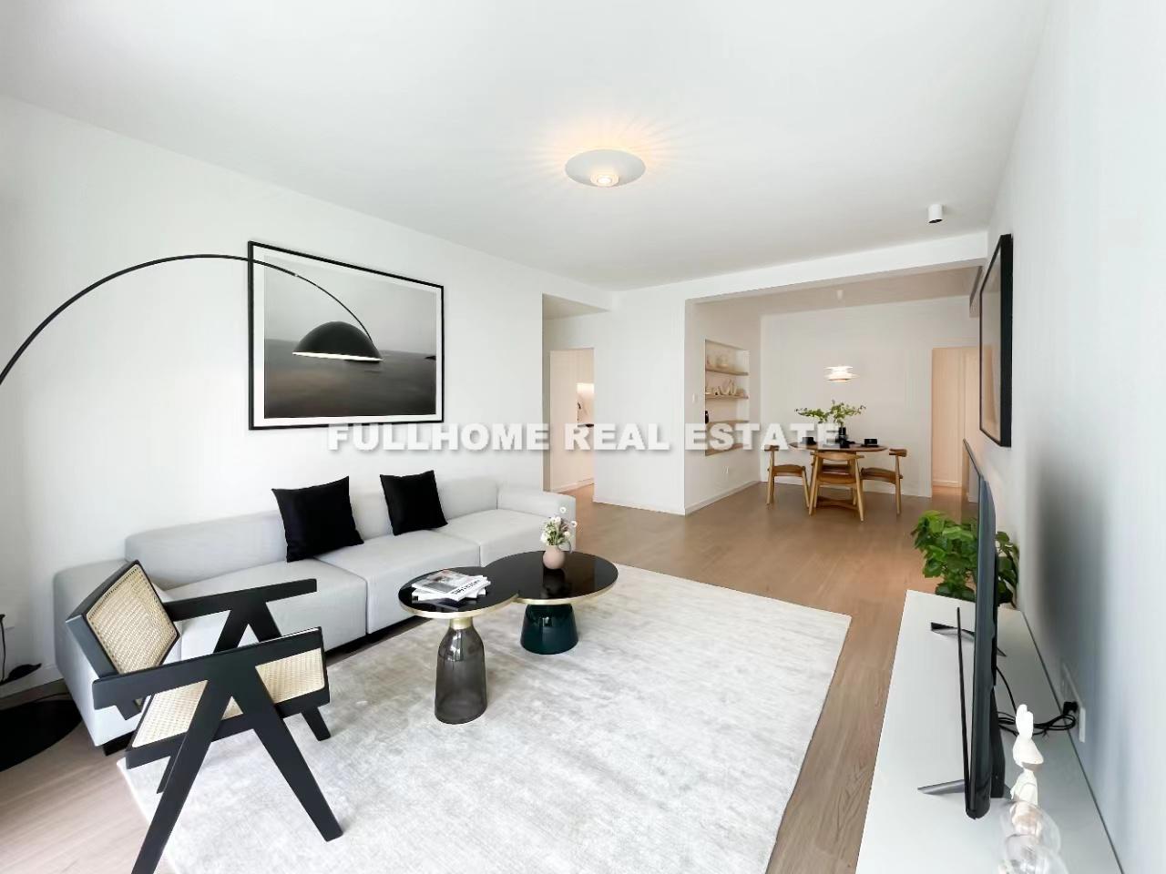 Same compound: Yujing Yuan, 3 bedrooms in Shanghai