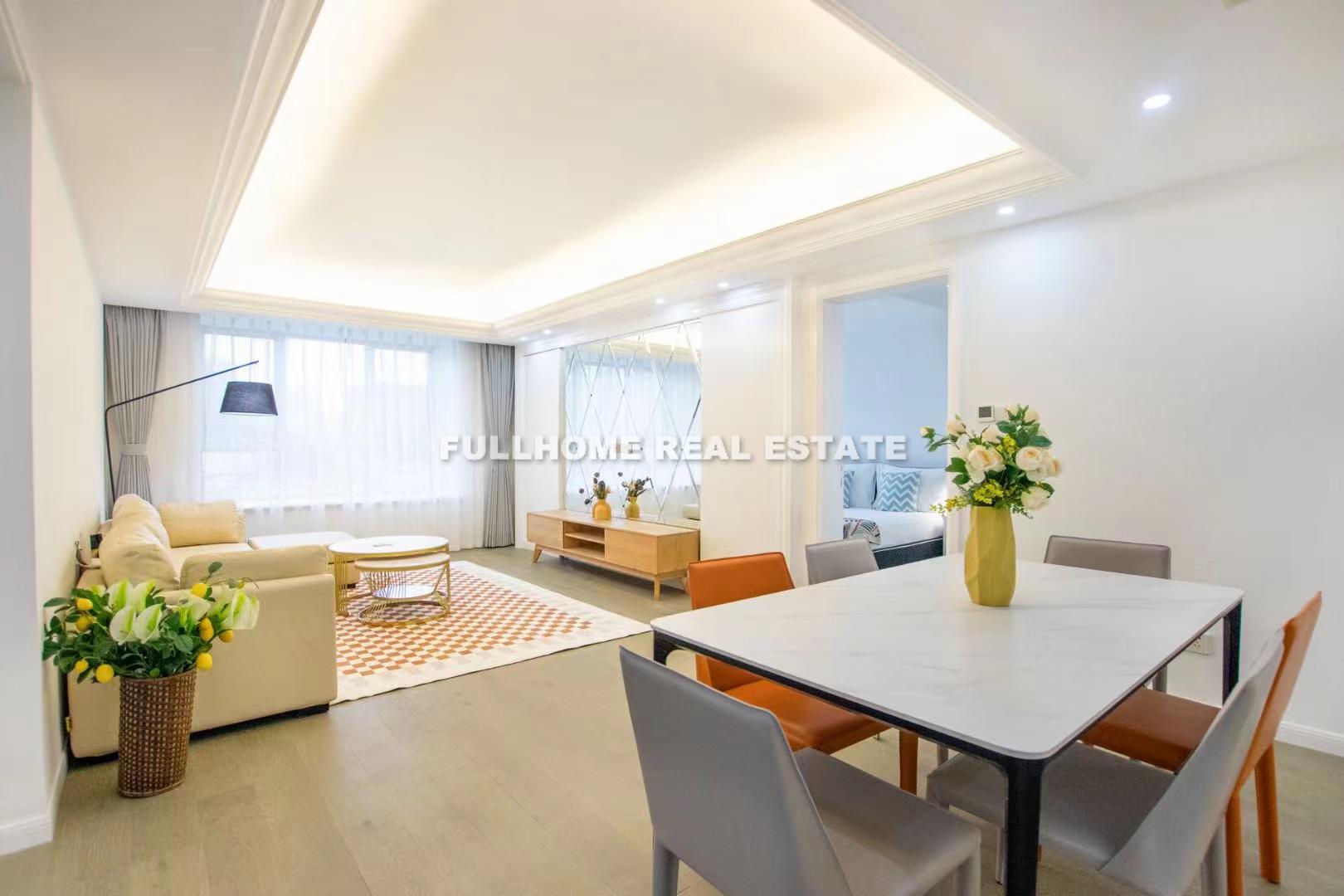 Louis Triumph Palace - 2 bedroom apartment in Shanghai, Zhongshan Park, Downtown