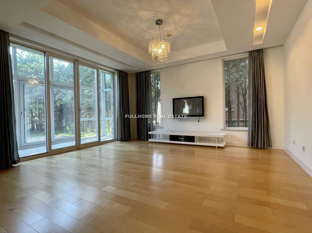 Similar property: Grand Hills, 4 bedrooms, 502 sqm in Beijing