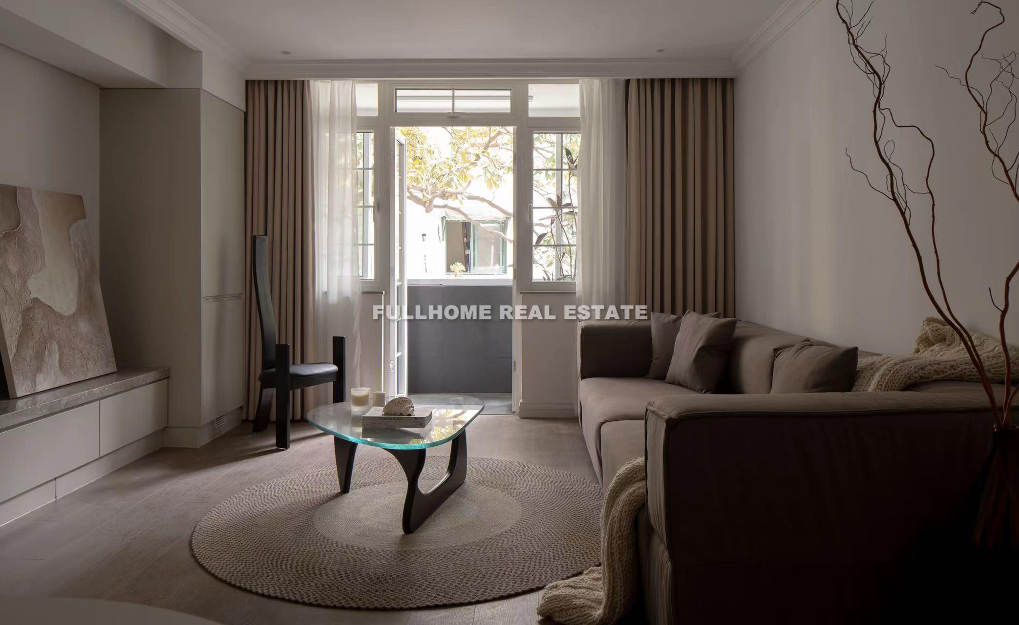 Same compound: Zhonghua Xincun, 2 bedrooms in Shanghai