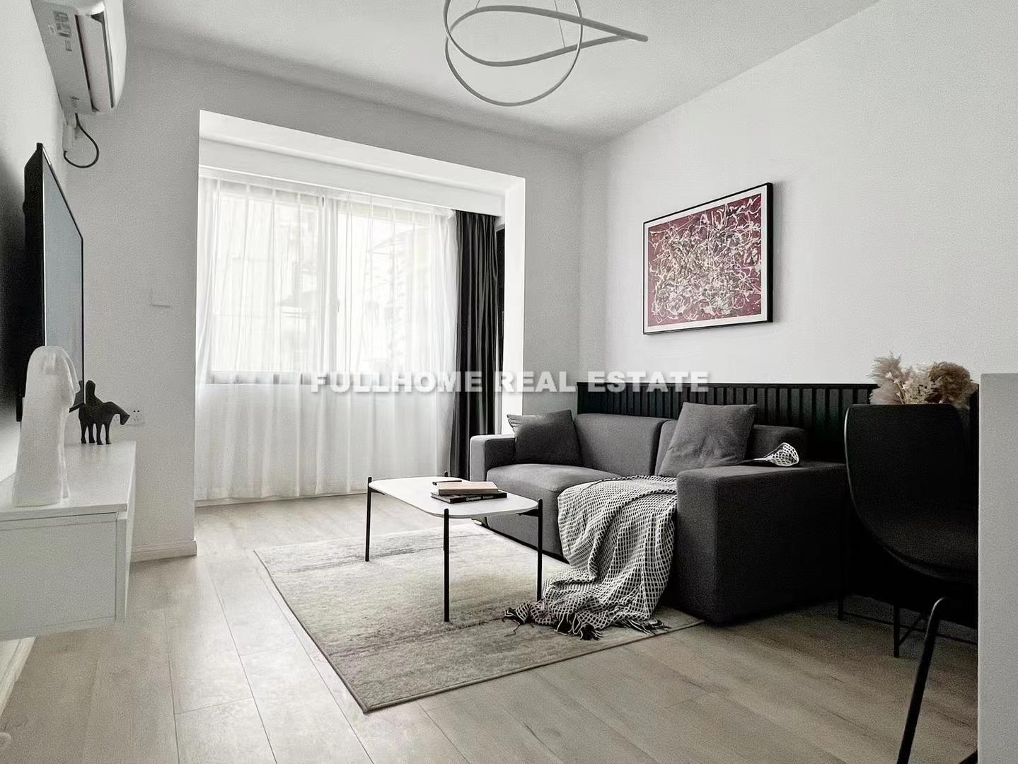 Same compound: Lane 1-500 Changning Branch Road Old House, 1 bedrooms in Shanghai