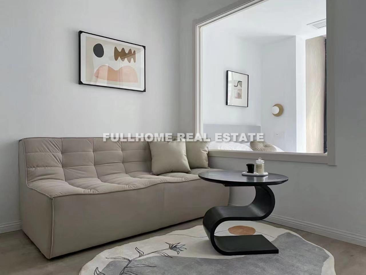 Same compound: Lane 1-200 Taian Road Old House, 1 bedrooms in Shanghai