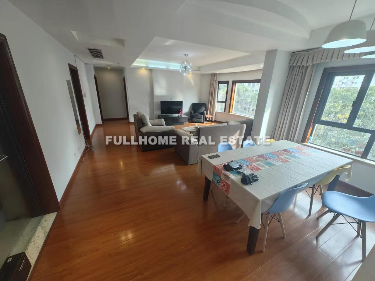 Same compound: Orient Green Apartment, 3 bedrooms in Shanghai