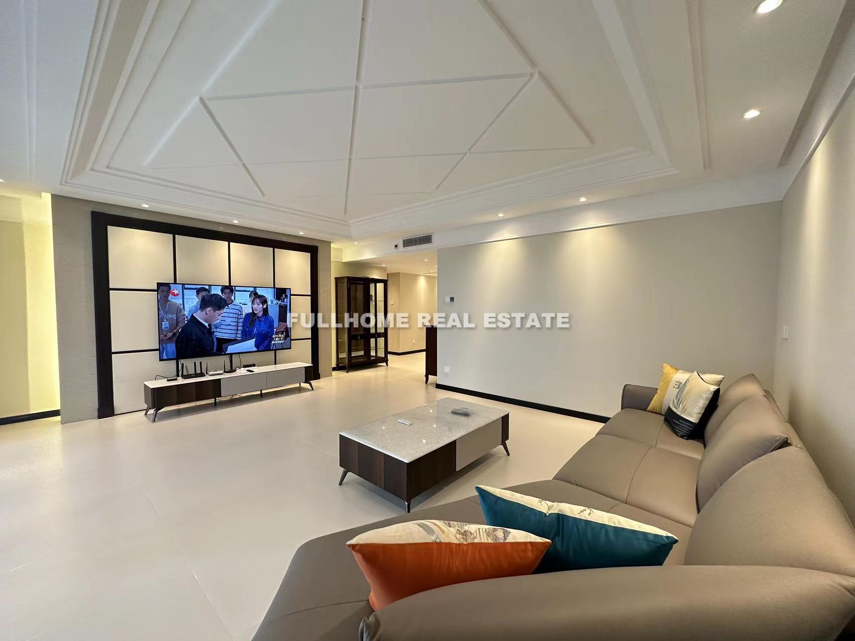 Top Of City - 4 bedroom apartment in Shanghai, People Square, Downtown