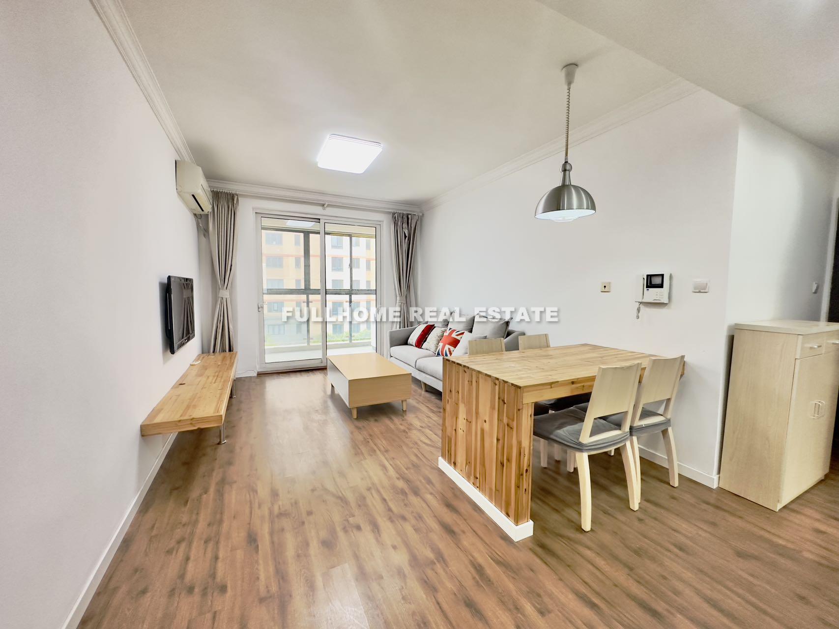 Weihaiyuan - 3 bedroom apartment in Shanghai, People Square, Downtown