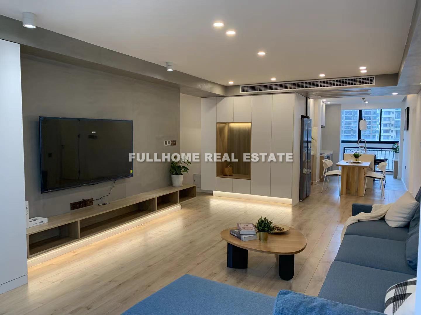 Same compound: Ya Lu Yuan, 3 bedrooms in Shanghai