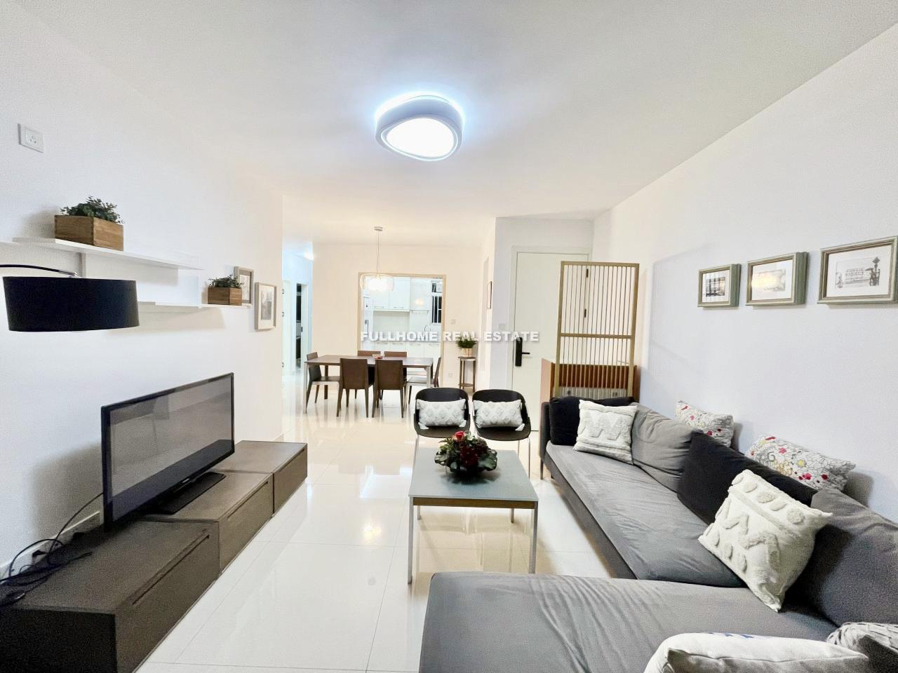 Same compound: New World Casa California, 2 bedrooms in Guangzhou