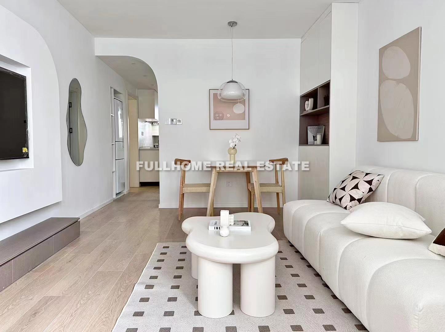 Same compound: No.1-1600 Wanhangdu Road Old House, 1 bedrooms in Shanghai