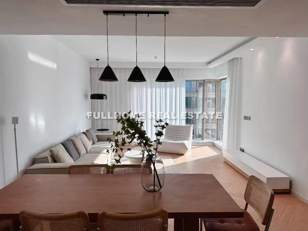 Shimao Riviera Garden - 2 bedroom apartment in Shanghai, Lujiazui, Pudong