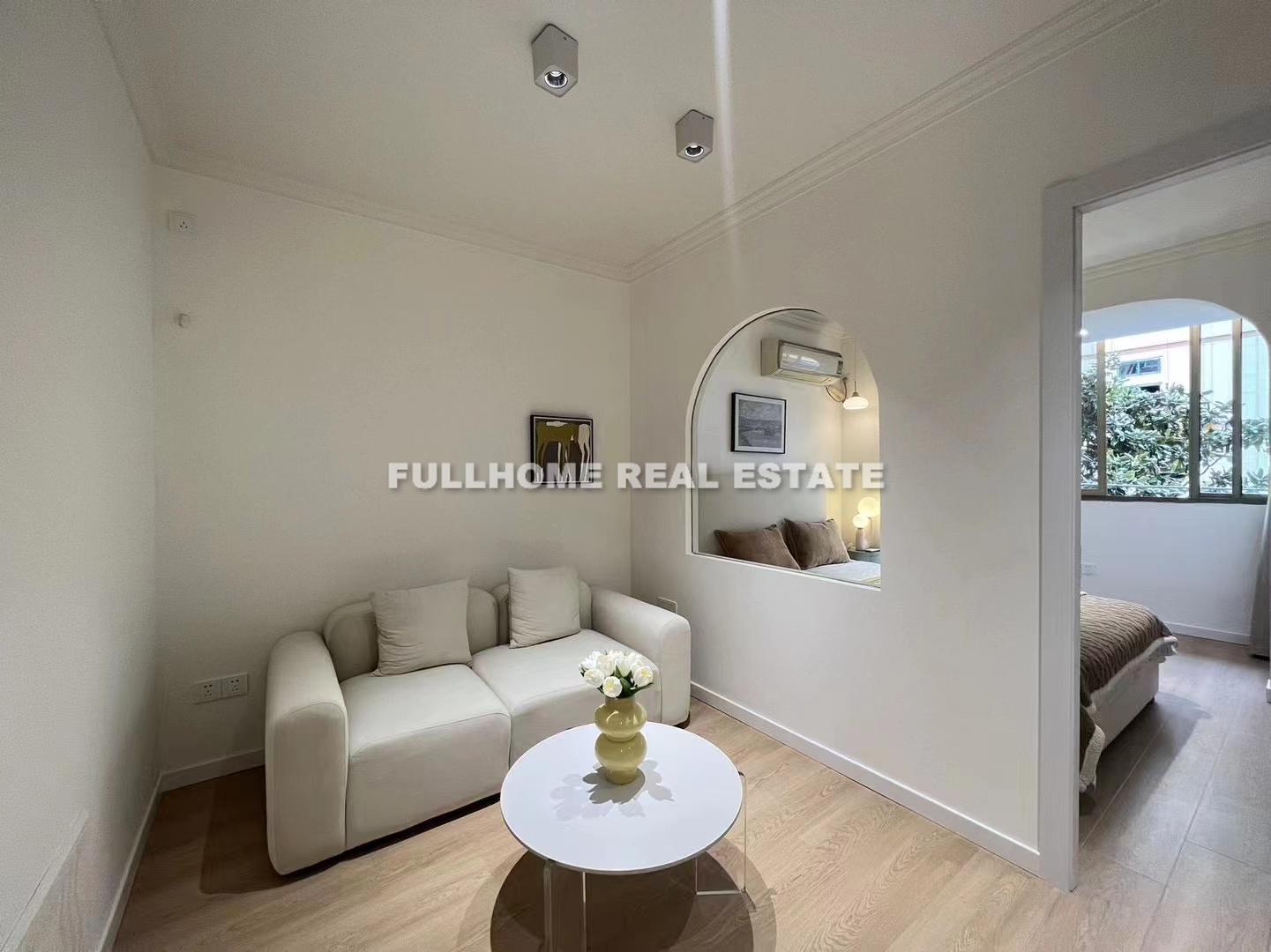 Zhong Yuan Liang Wan Cheng - 2 bedroom apartment in Shanghai, Putuo, Downtown