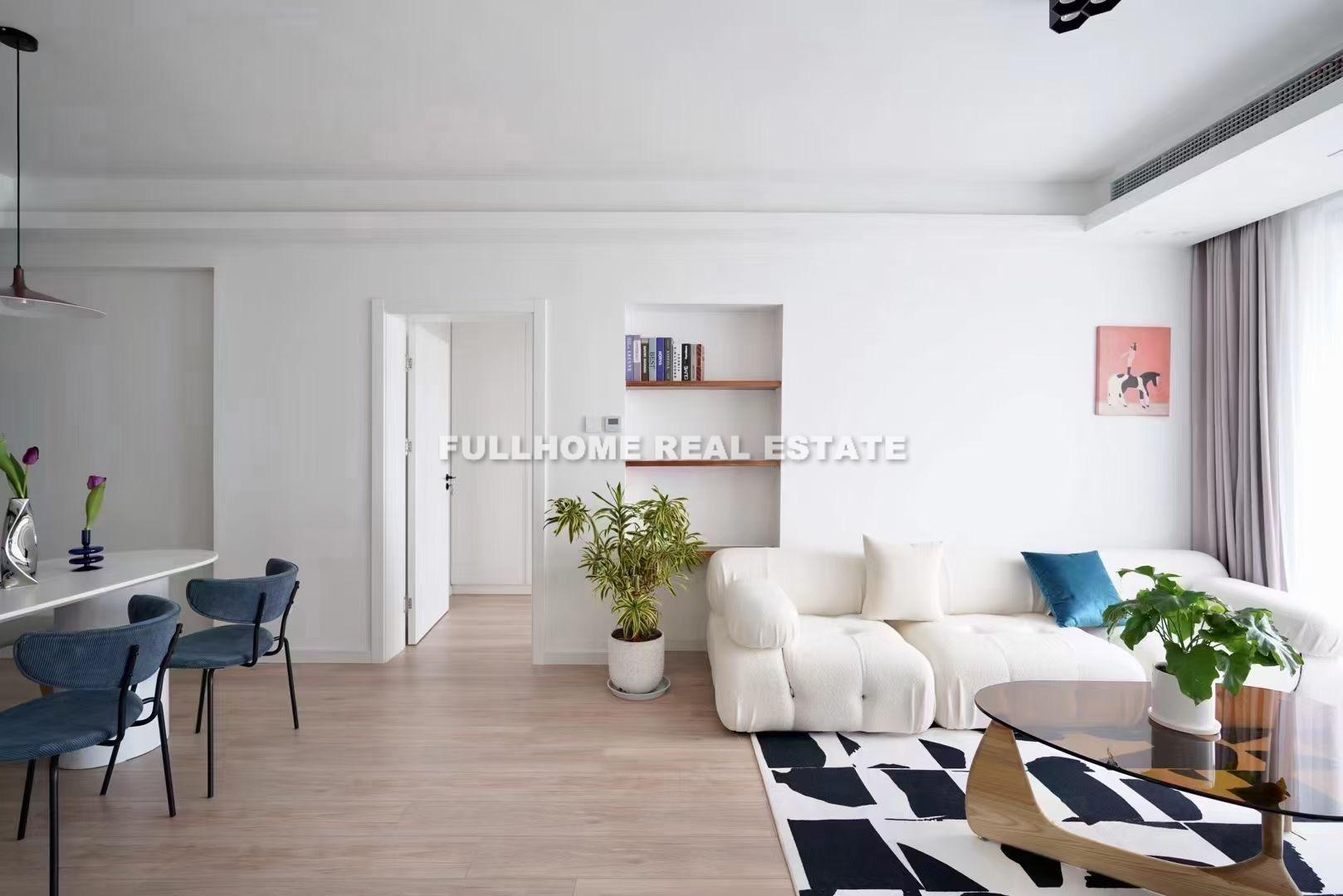 Zhong Yuan Liang Wan Cheng - 3 bedroom apartment in Shanghai, Putuo, Downtown