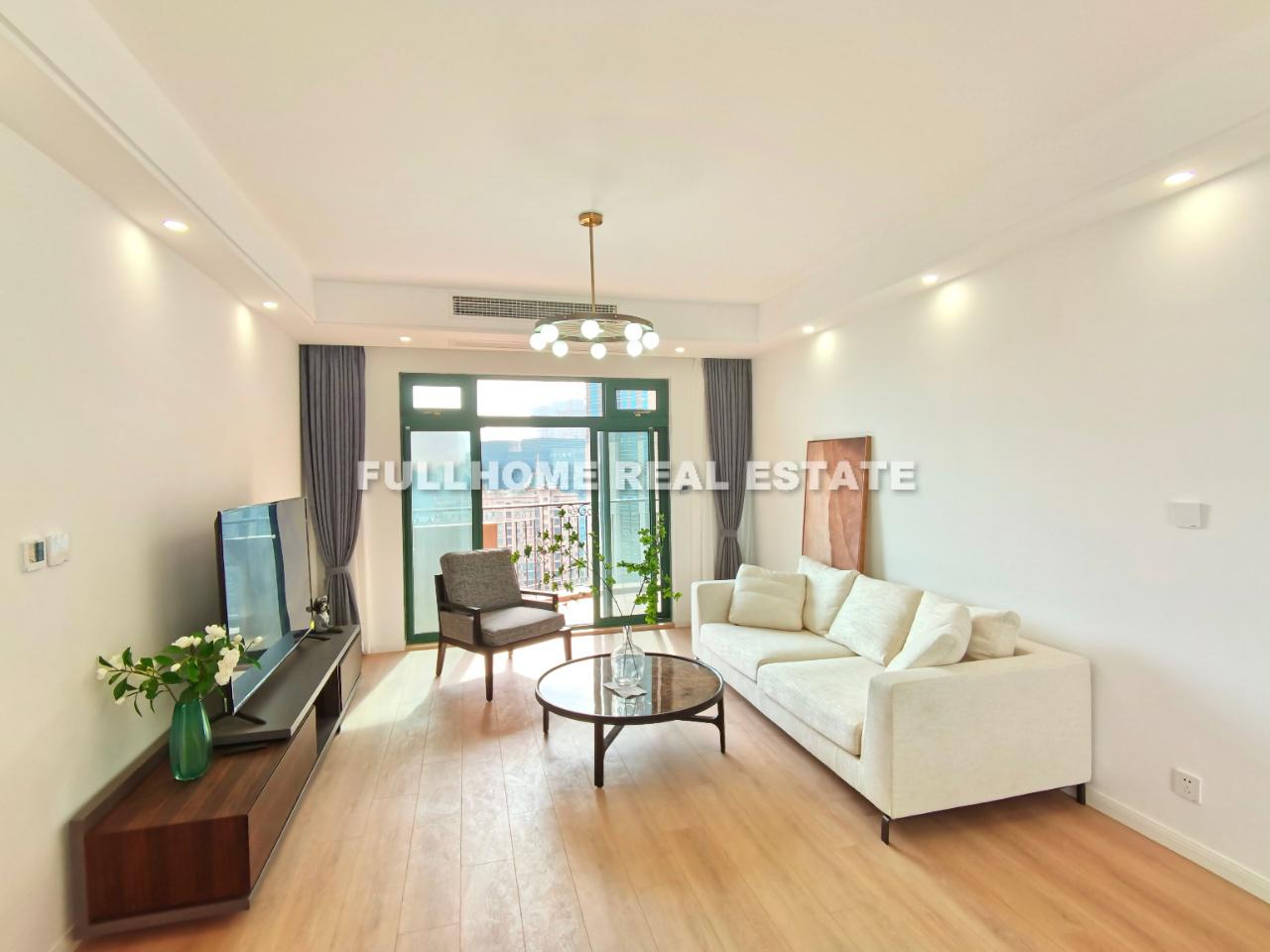 Same compound: Champs Elysees in Pudong, 3 bedrooms in Shanghai