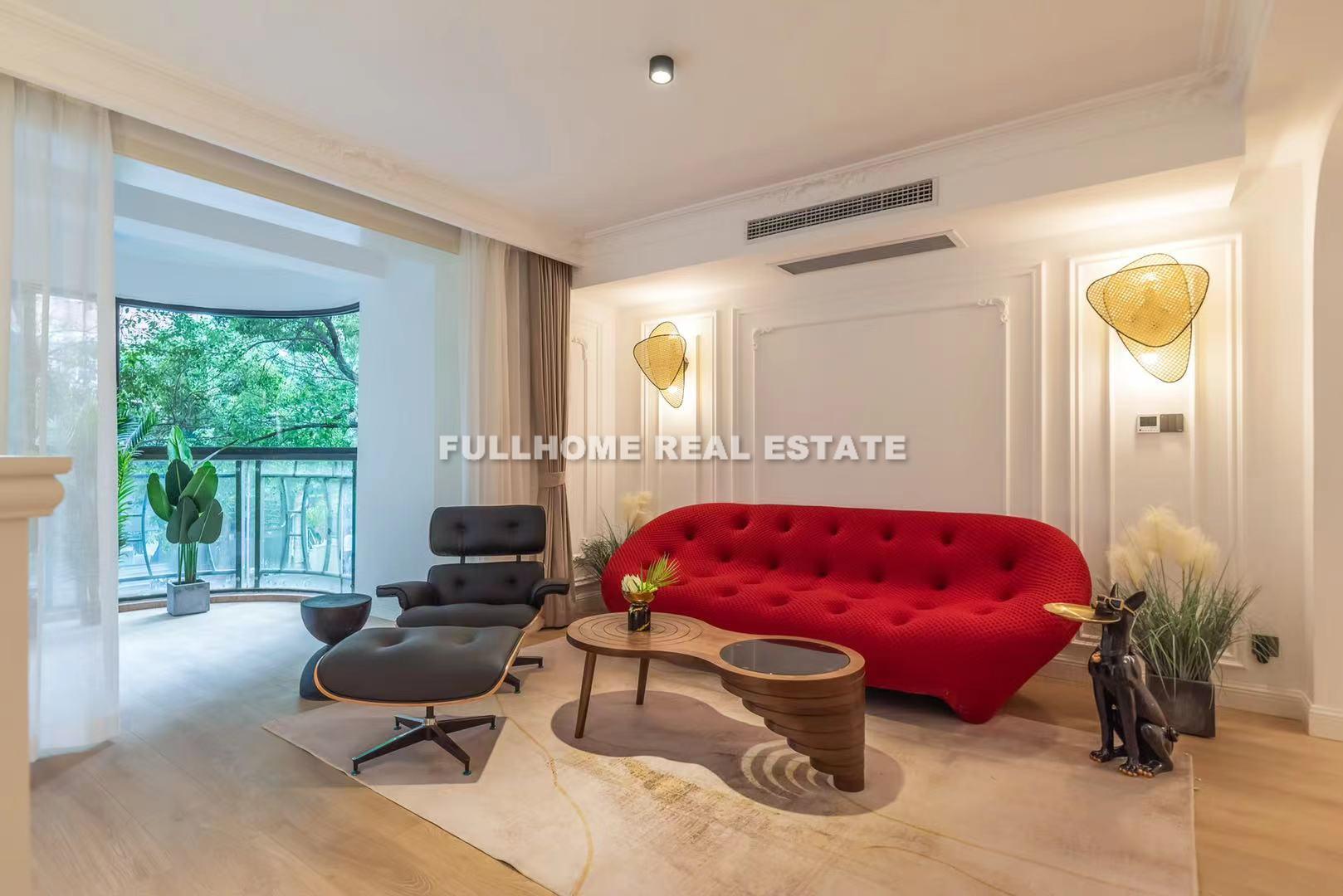 Same compound: Yuyuan Apartment, 2 bedrooms in Shanghai