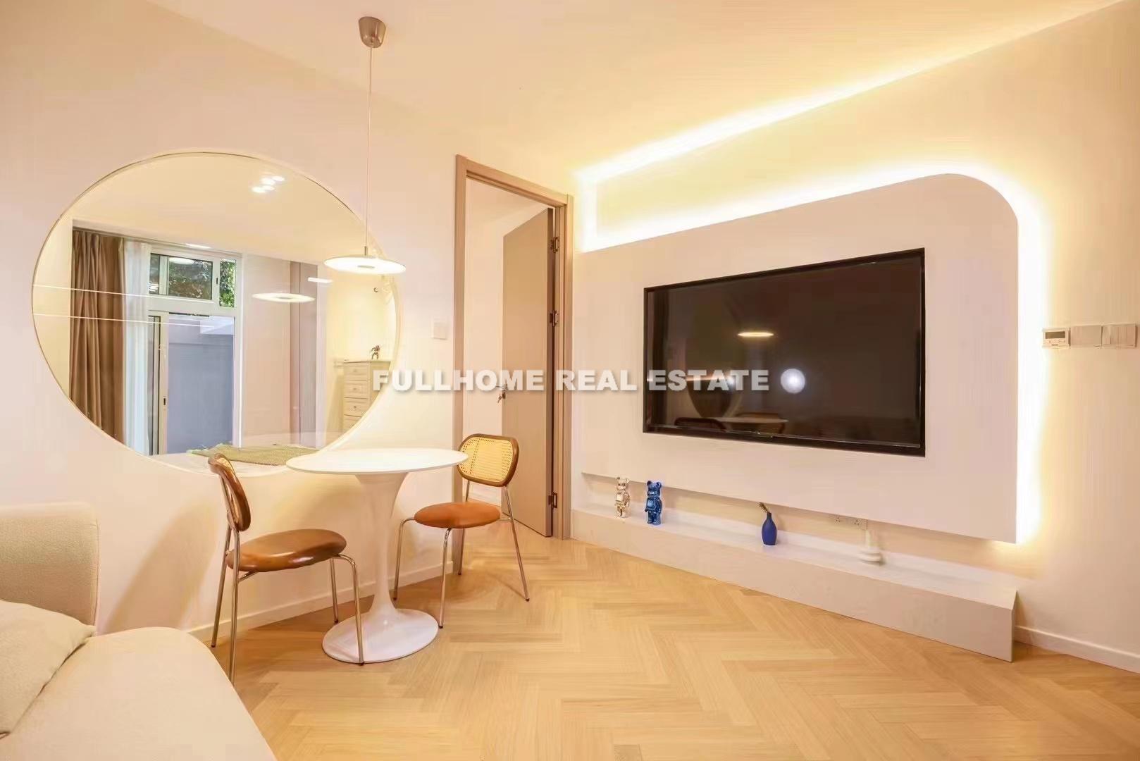 Lane 1-1000 Changning Road Old House	 - 1 bedroom apartment in Shanghai, Downtown, Downtown
