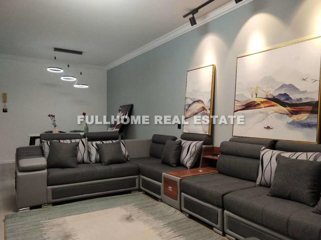 Same compound: Hong Qiao Garden , 2 bedrooms in Shanghai