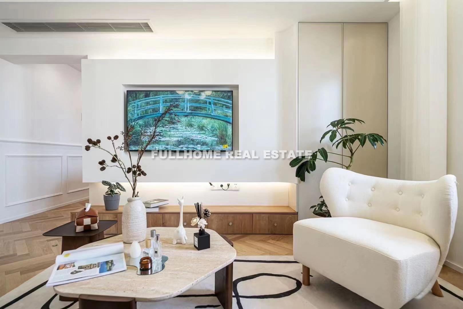 Same compound: Gongan Apartment, 2 bedrooms in Shanghai