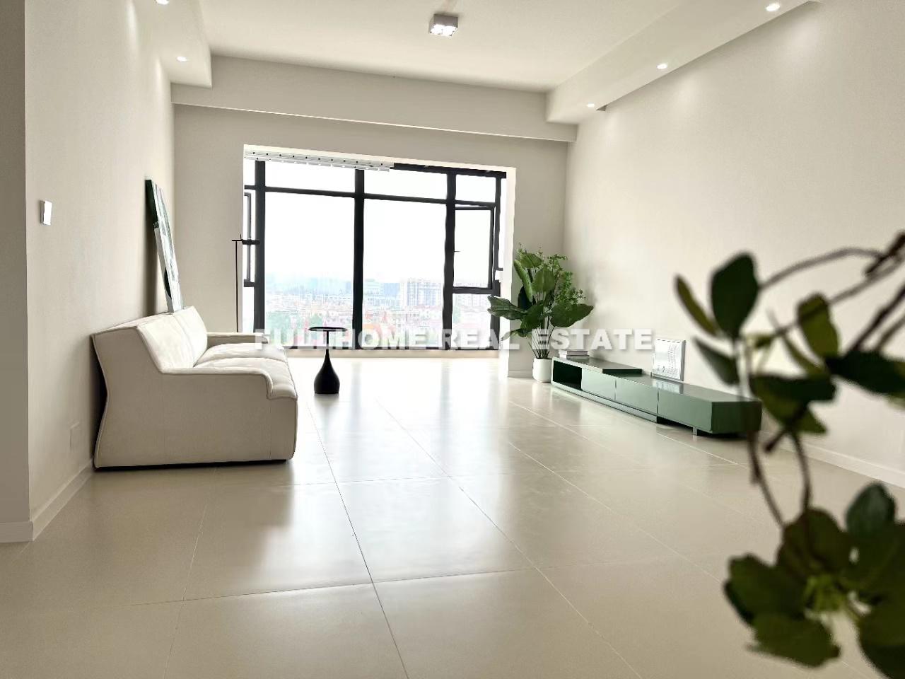 Same compound: Fengdu Guoji, 3 bedrooms in Shanghai