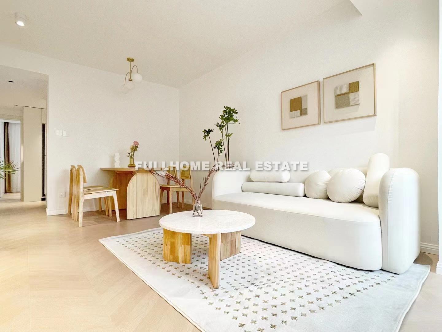 Same compound: Lane 1-500 Changning Branch Road Old House, 1 bedrooms in Shanghai