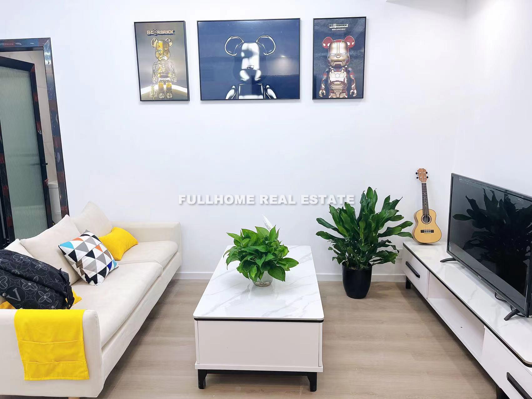 Same compound: Jiarui Garden, 1 bedrooms in Shanghai