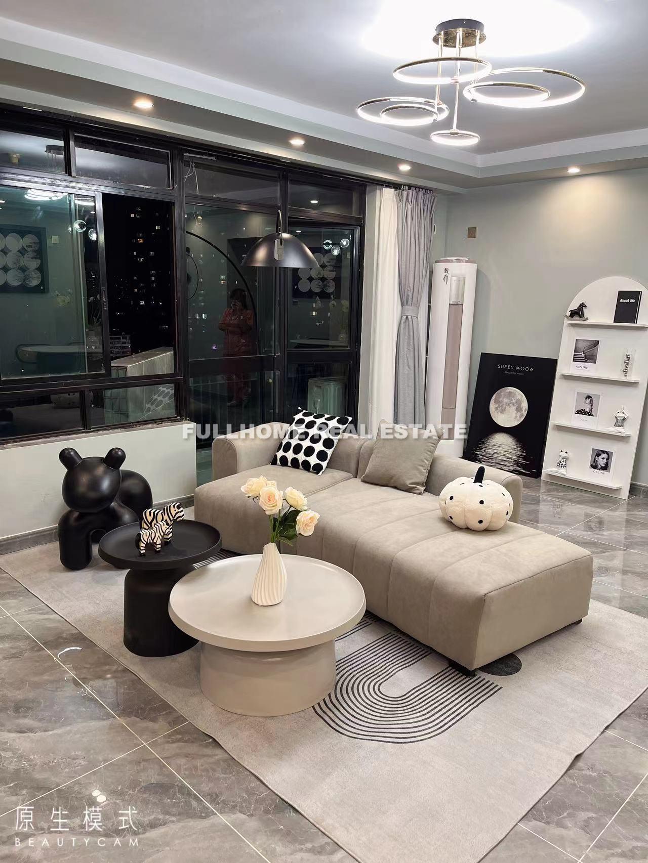 Same compound: Heng Cheng Garden, 3 bedrooms in Shanghai