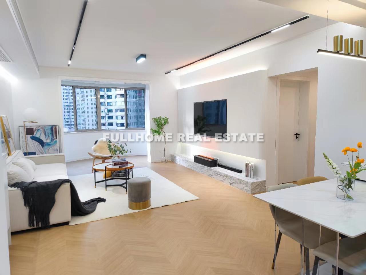 Same compound: Jincheng Apartment, 3 bedrooms in Shanghai