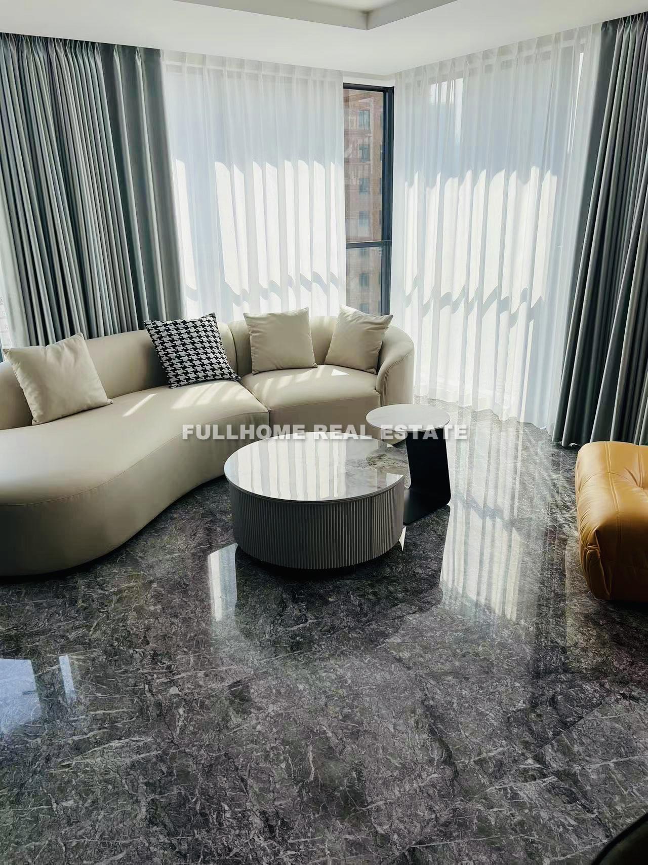 Same compound: Oriental One, 2 bedrooms in Shanghai